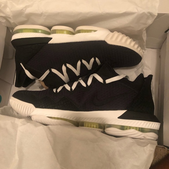 Nike LeBron 16 Black Python Volt - Picture 3 of 5
